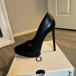 Elegant Black High Heel Pumps